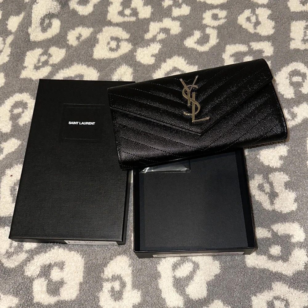 Authentic  Saint Laurent YSL Large Grain de Poudre Flap Wallet😍 New 😍 - Picture 3 of 17